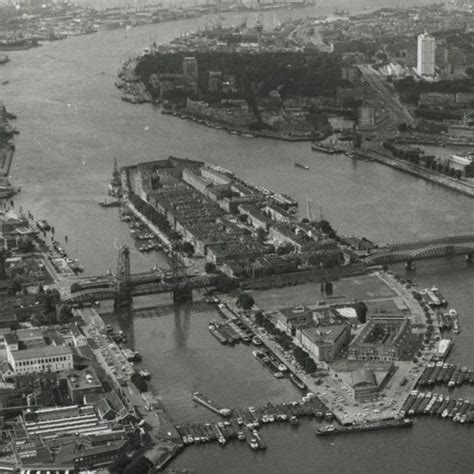 Rotterdam Van Toen On Instagram Een Blokkade Van Binnenvaartschepen