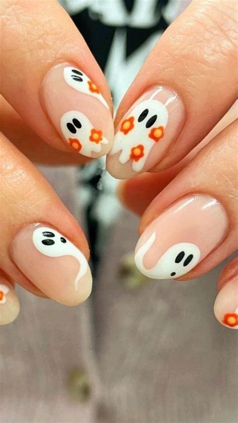 55 Spooky Cute Ghost Nails That Are Perfect For Halloween Nagels