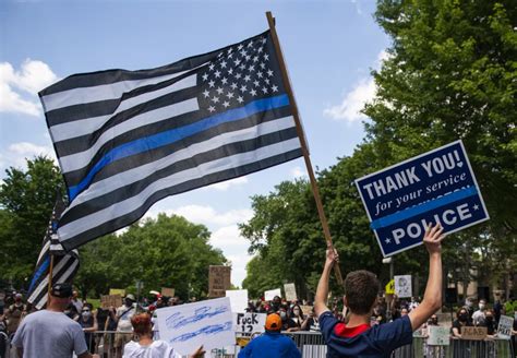 Lapd Chief Bans ‘thin Blue Line Flag From Police Station Lobbies