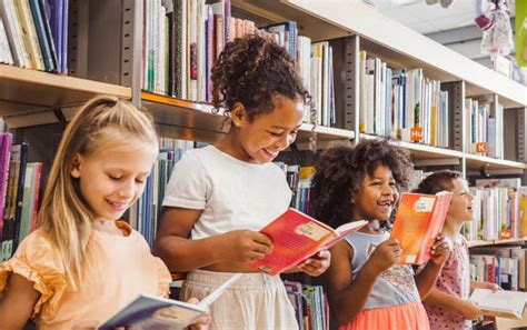 156,800+ Student Reading In Library Stock Photos, Pictures & Royalty ...