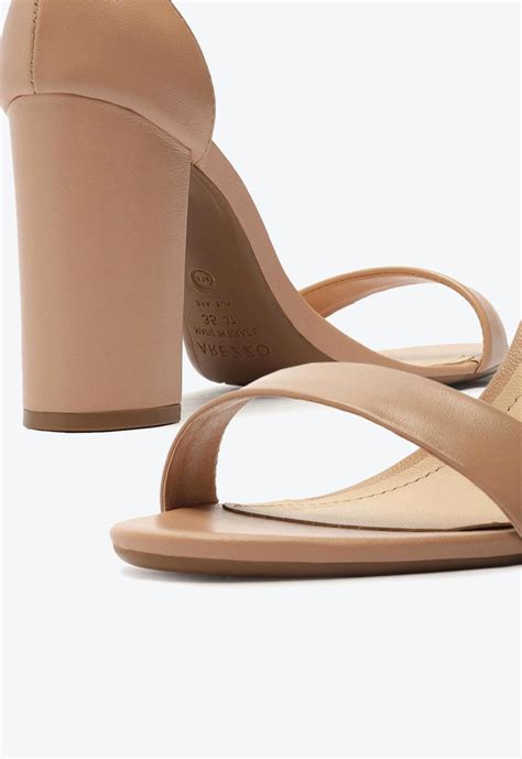Sandália Nude Arezzo Couro Salto Alto Bloco Isabelli ZZ MALL