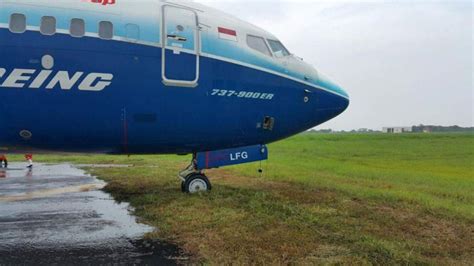 Ini Penjelasan Lion Air Soal Pesawat Keluar Landasan Di Bandara Juanda