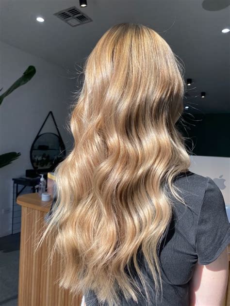 Creamy Blonde Bright Blonde Hair Beige Blonde Hair Blonde Hair With Roots