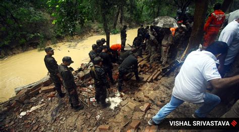 killed  wall collapse incidents  heavy rain lucknow news