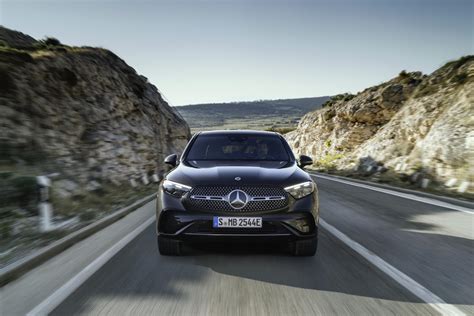 Descubre Las Novedades Del Glc Coupé 2021 Diseño Renovado Mayor Capacidad De Maletero Y Nuevas