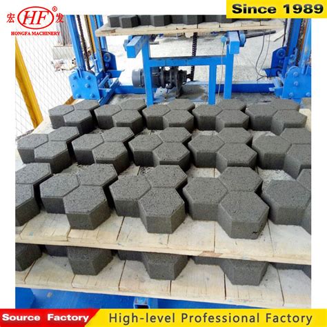 Qt Big Capacity Automatic Concrete Cement Hollow Interlocking