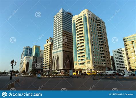 Constru Es Modernas Em Sharjah Foto De Stock Editorial Imagem De