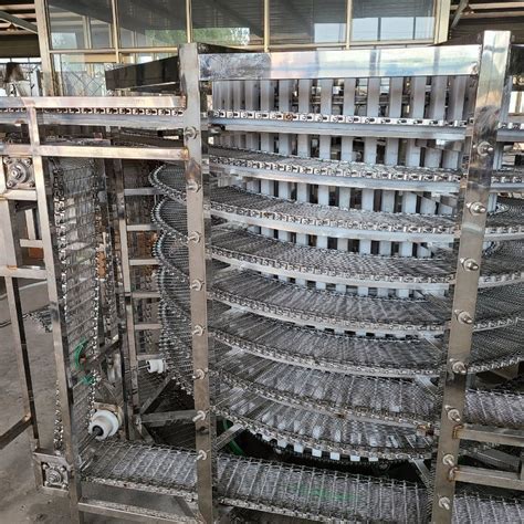 Bread Cake Cooling Vertical Spiral Conveyor Stainless Steel Frame Screw