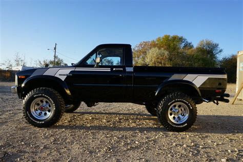 RARE 1981 Toyota SR5 Hilux Pickup 4x4 Factory A C 22R 4 Cylinder 1