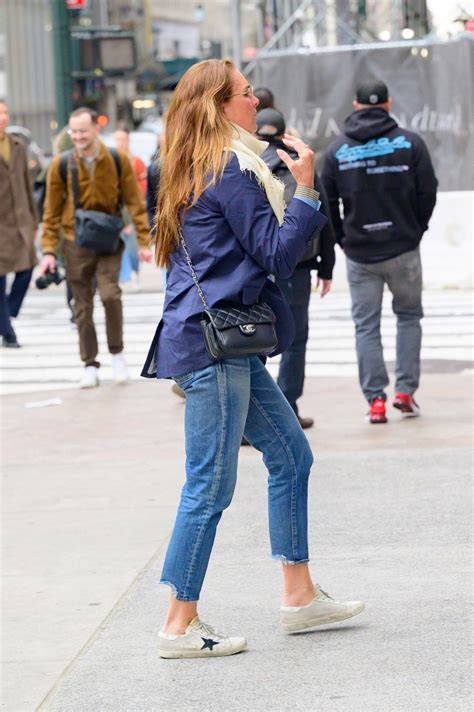 BROOKE SHIELDS Arrives at PMC Studios in New York 04/01/2024 – HawtCelebs