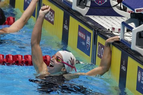 Regan Smith Sets A World Record In The 100 Backstroke At The U S