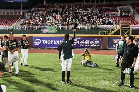 洪一中在熟悉的桃園拿下千勝 特地感謝桃猿球員 運動 中央社 Cna