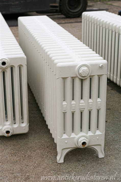 Lage Antieke Gietijzeren Radiator Antieke Radiatoren