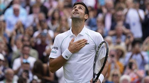 Tennis In Wimbledon Novak Djokovic Zum Zehnten Mal Im Halbfinale