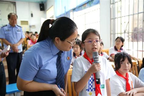 开学“法治第一课”开讲啦新闻快讯藤县人民检察院