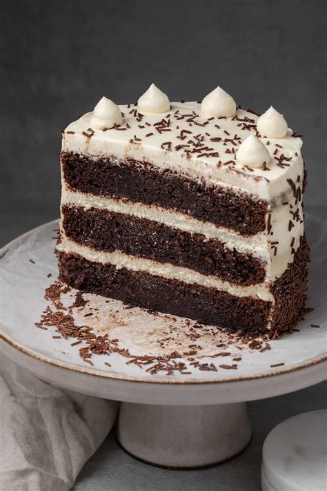 Chocolate Cake with Cream Cheese Frosting (VIDEO) - Spatula Desserts