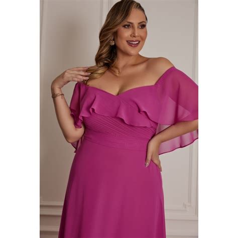 VESTIDO PLUS SIZE FÚCSIA OMBRO A OMBRO BUSTO PLISSADO BABADO E SAIA