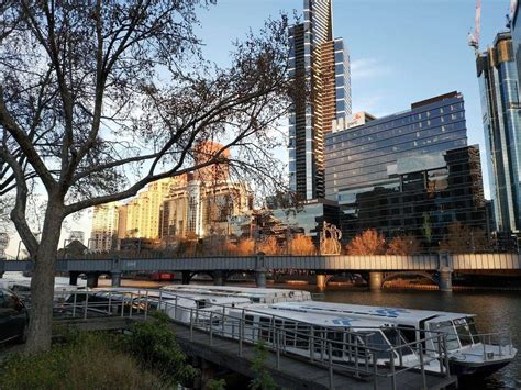 Sandridge Railway Bridge Melbourne, History of Sculptures & Location