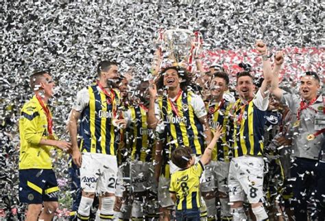 Fenerbahçe Taraftar Videoları on Twitter Luan Peres Gelecek sezon