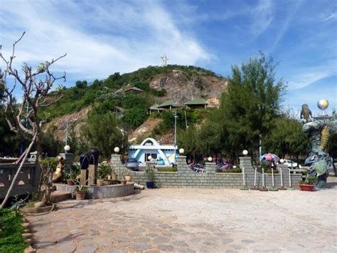 Vung Tau Christ Statue - Vung Tau, Vietnam - Uncover Vietnam