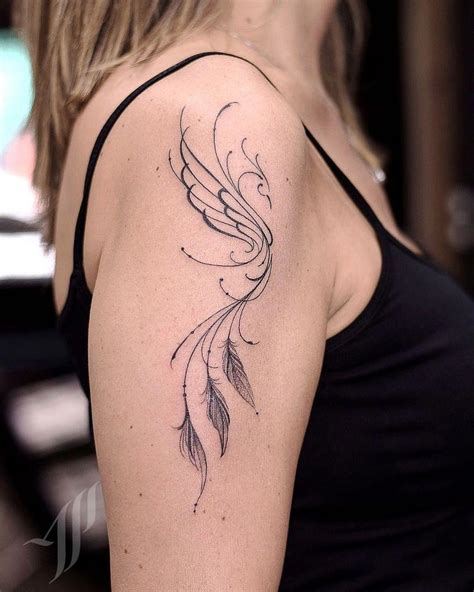 20 tatuajes de ave fénix blanco y negro para mujer minimalista