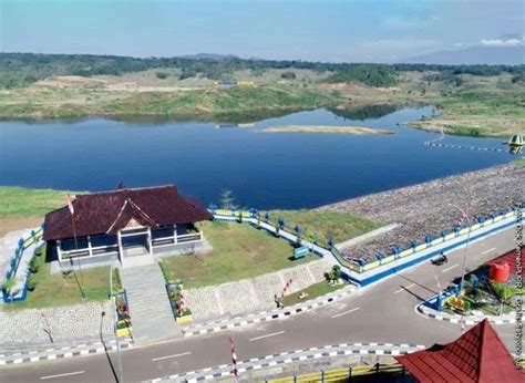 Dekat Dengan Cirebon Bendungan Kuningan Kini Jadi Wisata Hits Yang