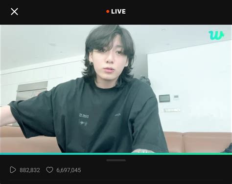 Only Bts Stream On Twitter Jungkook Esta En Vivo En Weverse