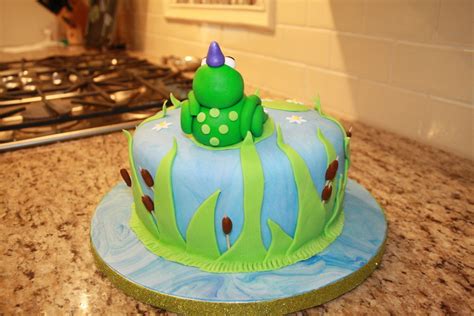 Frog Birthday Cake - CakeCentral.com