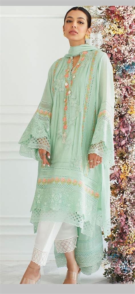 Pin By Syd Nusaiba On Stylish Suits Fancy Womens Dresses Classy