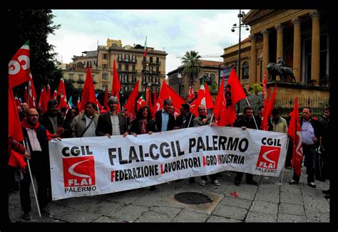 Sciopero Generale A Palermo Il Corteo Dei Sindacati La Repubblica