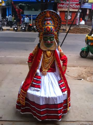 SHRINGAR COSTUMES: KATHAKALI DANCE COSTUMES