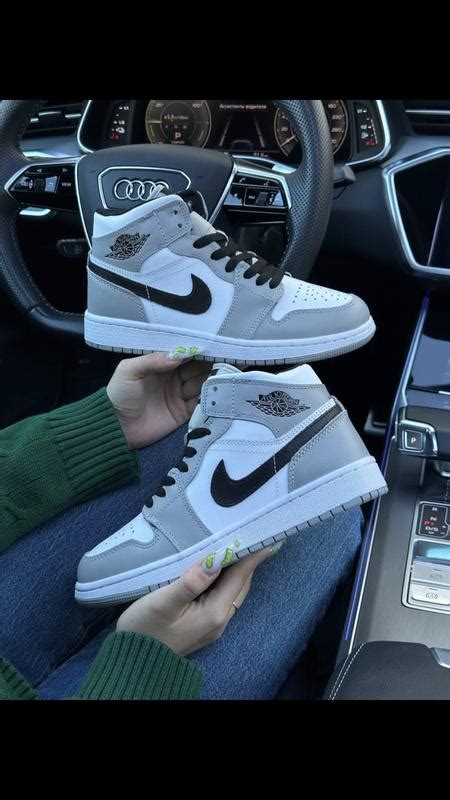 Nike Air Jordan 1 High Gray White Black Fur — ціна 2300 грн у каталозі