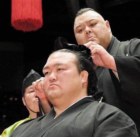 元横綱稀勢の里、荒磯親方が断髪式で涙「幸せ」白鵬、元日馬富士らがはさみスポーツデイリースポーツ Online