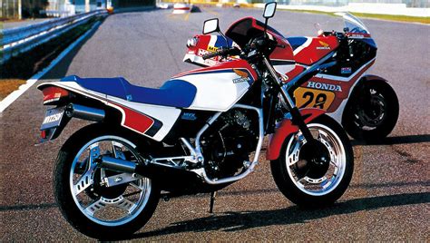 ホンダ Mvx250f（1983） 絶版ミドルバイク バイクブロス