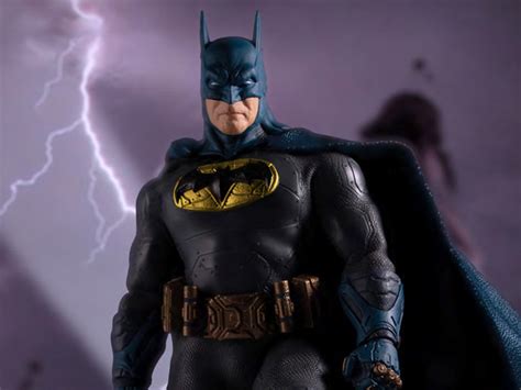 Mezco Toys Batman Supreme Knight PX Previews Exclusive