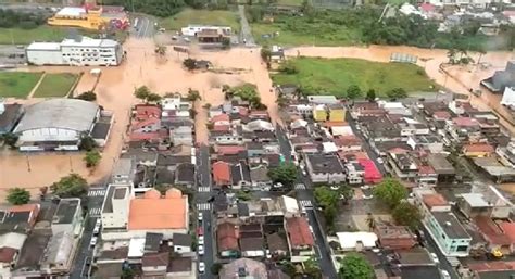 VÍDEO Confira o estrago das chuvas em Balneário Camboriú imagens