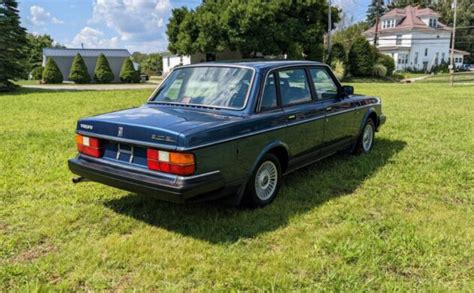 Pristine 80s Sedan: 1988 Volvo 240 GL | Barn Finds