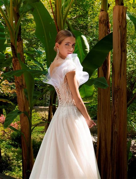 Gorgeous Unique A Line Wedding Dress Harems Brides