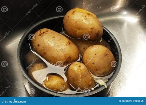 Gekookte Aardappels Stock Afbeelding Image Of Plantaardig