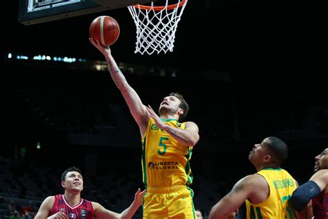 Dicas Para O Arremesso De Gancho No Basquete Basquete Educacional