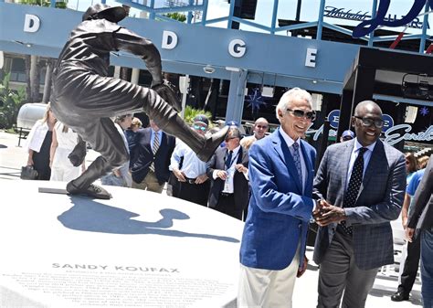 Alexander Sandy Koufax Gets His Statue At Dodger Stadium Orange County Register