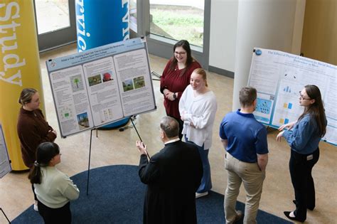 Mounts Honors IROC Symposium Celebrates Student Research Mount