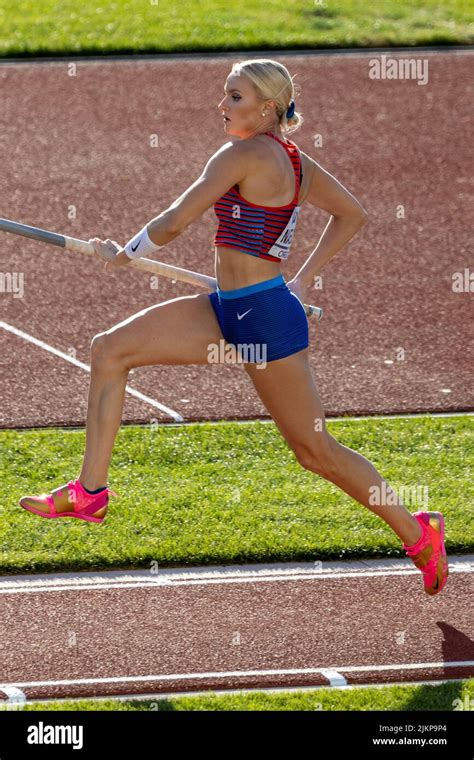 Katie Nageotte Usa Wins The Pole Vault World Championship With A