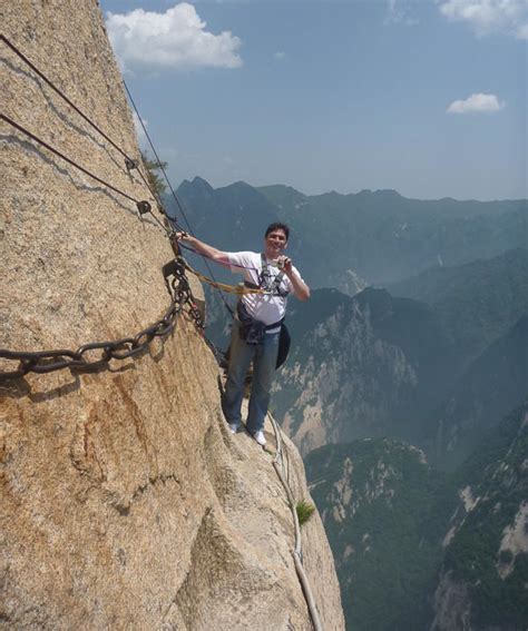 Hua Shan Plank Walk | A Man Called Su