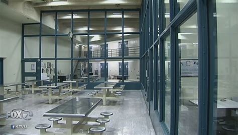 Inmates sue Santa Rita Jail and Aramark for forced labor | KTVU FOX 2