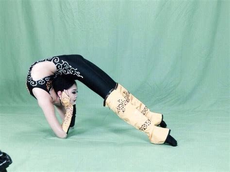 Pin By Betsy Shuttleworth On Contortion Pic Ideas Contortion Dance