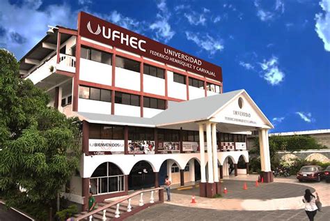 Ufhec Celebra Graduación 2021 En El Marco De Su 30 Aniversario De