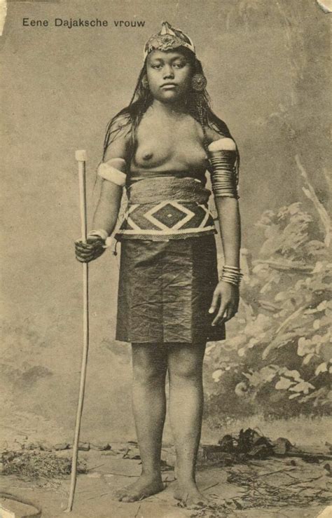 Indonesia BORNEO Topless Nude Native Dayak Dajak Woman 1910s