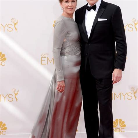 Bryan Cranston Y Su Esposa En Los Emmy Alfombra Roja De Los