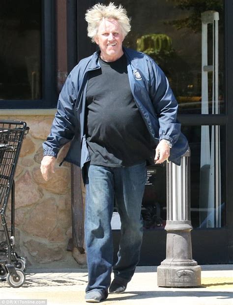 Lethal Weapon Gary Busey lets gut hang out shops Malibu - WSTale.com